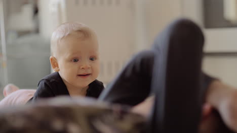 Kleine-Schwester-Und-älterer-Bruder