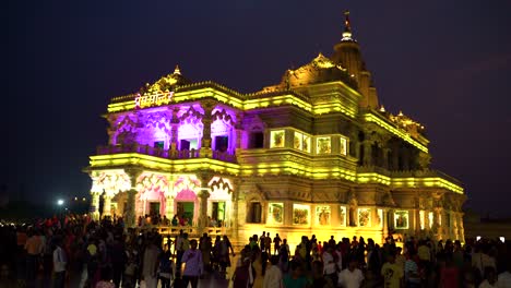 Prem-Mandir-El-Templo-Del-Amor-Divino-Es-Un-Templo-Hindú-En-Vrindavan,-Distrito-De-Mathura,-Uttar-Pradesh,-India