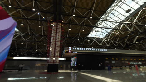 Terminal-B-of-Sheremetyevo-Airport-in-Moscow-Inside-view