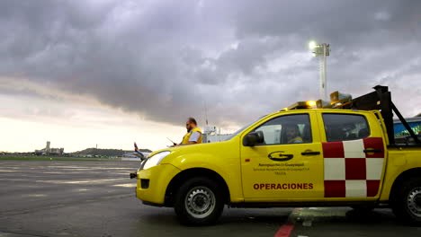 Foto-Del-Coche-De-Seguridad-De-La-Pista-Del-Aeropuerto.