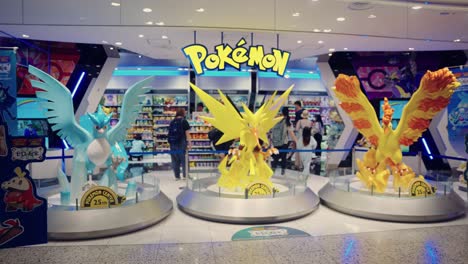 Centro-Pokemon-De-Osaka-Exhibición-De-Tres-Pájaros-Legendarios