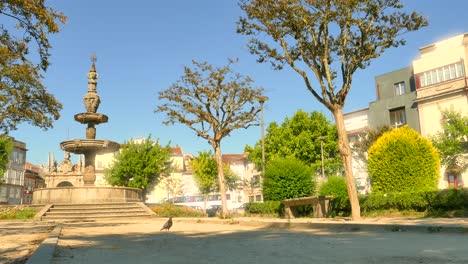 Fuente-En-La-Plaza-Del-Campo-Das-Hortas-En-Braga,-Portugal