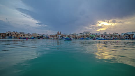 Panoramablick-über-Das-Wasser-Und-Den-Yachthafen-Von-Marsaxlokk-Auf-Der-Insel-Malta