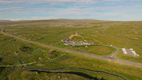 Stunning-aerial-footage-of-the-Arctic-Circle-center-Saltfjellet,-Norway