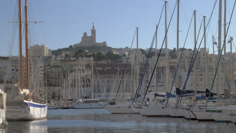 Antiguo-Puerto-De-Marsella-Y-Notre-dame-De-La-Garde-Francia