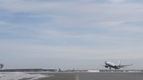 Aeroflot-Boeing-737-800-Despegando-Y-Ganando-Altura