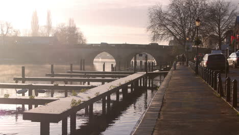 Misty-Morning-Over-River-Thames-In-Henley