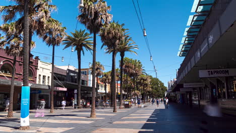 Zeitraffer-Von-Menschen-Im-Corso,-Fußgängerzone-In-Manly,-Sydney,-Australien