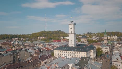 Ciudad-Aérea-Lviv,-Ucrania.-Ciudad-Europea.-Zonas-Populares-De-La-Ciudad.-Ayuntamiento