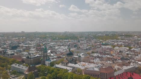 Lvov,-Ucrania.-Ciudad-Aérea-Lviv,-Ucrania.-Panorama-Del-Casco-Antiguo.-Dominicano