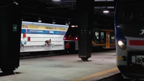 Bustling-Garibaldi-Train-Station,-Naples,-Italy