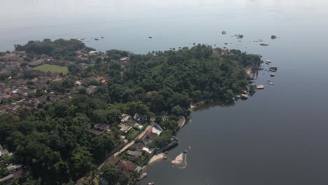 Areal-drone-shot-of-Paqueta-island,-Rio-de-Janeiro,-Brazil