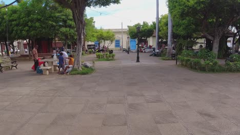 Fast-speed-POV-walkthrough-of-Central-Park-in-Granada,-Nicaragua