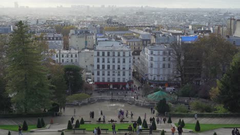 Vistas-A-París-Cerca-De-La-Plaza-Louise-Michel