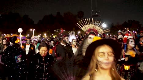 Baile-De-Catrinas-Para-El-Día-De-Muertos-En-La-Ciudad-De-México.