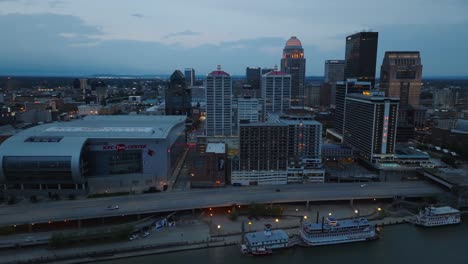 Louisville-skyline-at-dawn