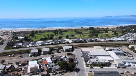 Rotational-Aerial-View-of-Pismo-Beach-Golf-Course