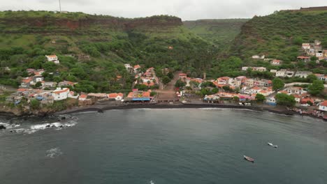 Asentamientos-Costeros-De-Cidade-Velha-En-La-Isla-De-Santiago,-Cabo-Verde,-África