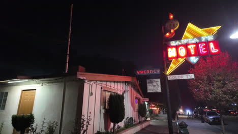 Vintage,-nostalgic-motel-with-neon-lights-at-nighttime