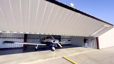 piper-cherokee-180-in-hanger