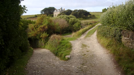 Country-Lane-at-Bessy's-Cove,-The-Enys,-cornwall