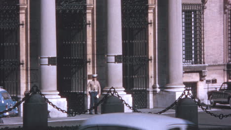 Vista-Frontal-Del-Palacio-Margarita-En-Verano-En-Roma-En-Los-Años-1960