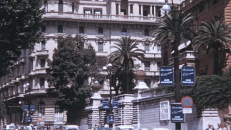 Verkehr-Auf-Der-Via-Vittorio-Veneto-Vor-Dem-Hotel-Excelsior-In-Rom-In-Den-1960er-Jahren