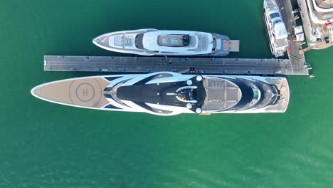 Miamis-Yachthafen:-Eine-Yachtansicht-Aus-Der-Vogelperspektive