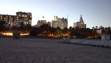 Luces-En-Edificios-Residenciales-Y-Hoteles-En-Miami-Beach,-Florida.