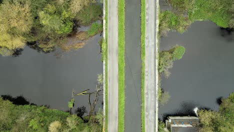 Vista-Panorámica-Del-Gran-Canal,-El-Acueducto-De-Leinster-Sobre-El-Río-Liffey-Cerca-De-Sallins,-Condado-De-Kildare,-Irlanda