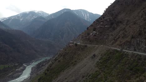 Carretera-Montañosa-De-Chillas,-Gilgit-Baltistán,-Pakistán.-Aéreo