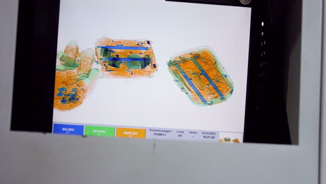 Detailaufnahme,-Gepäckkontrolle-Durch-Scanner,-Zoll