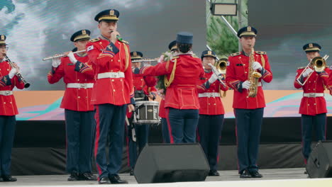 Actuación-De-La-Orquesta-Del-Ejército-Coreano-En-El-Escenario-Del-Festival-Geumsan-Insam-2023