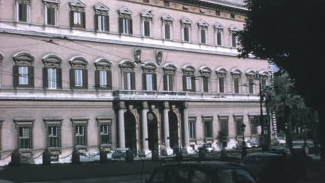 Classic-Cars-Drive-in-front-of-Palazzo-Margherita-in-Rome-in-1960s