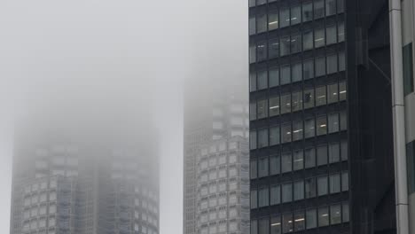 Tocho-Tokyo-Metropolitan-Government-Building,-Nishi-Shinjuku,-Tokyo,-Japan