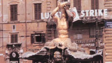 Fuente-Del-Tritón-En-La-Piazza-Barberini-De-Roma-En-Los-Años-1960