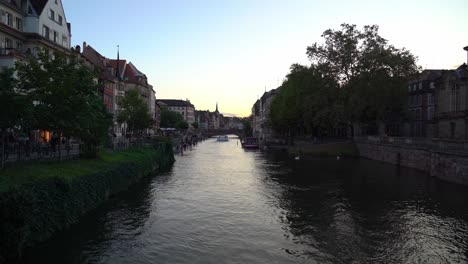 Straßburg-Ist-Die-Hauptstadt-Der-Region-Grand-Est,-Dem-Ehemaligen-Elsass,-Im-Nordosten-Frankreichs