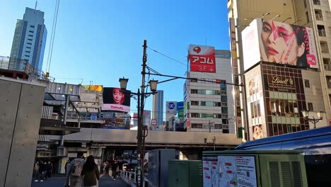 Vista-Del-Cruce-De-Shibuya,-Uno-De-Los-Cruces-Peatonales-Más-Transitados-Del-Mundo.
