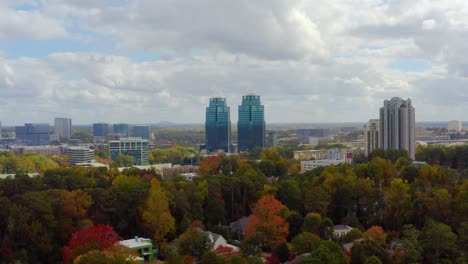 Aerial-shot-slowly-descending-facing-the-King-and-Queen-towers-in-Atlanta-Georgia