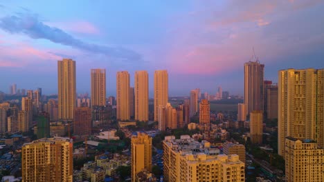 Terminal-De-Chhatrapati-Shivaji-Maharaj-Y-Oficina-Central-De-La-Corporación-Municipal-De-Brihanmumbai-Vista-Aérea-Nocturna-De-La-Ciudad-De-Mumbai