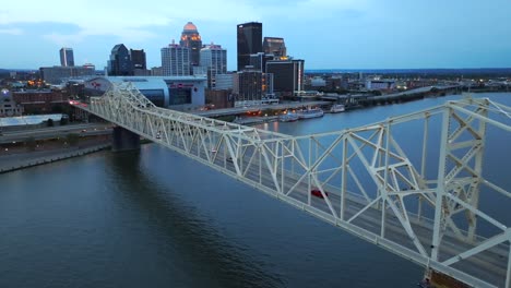 George-Rogers-Clark-Memorial-Bridge-entering-Louisville,-Kentucky-at-dawn