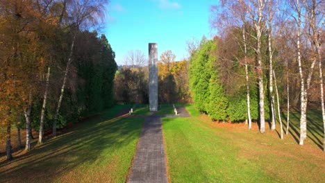 Denkmal-Des-Russenlagers-Im-Konzentrationslager-Mauthausen-In-Österreich