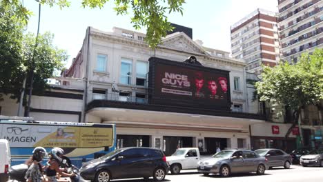 Straßen-Des-Viertels-Chacarita,-Buenos-Aires,-Argentinien,-Eingang-Zum-Vorterix-Theater