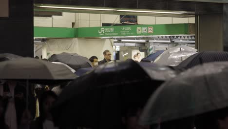 Shibuya-Metro-Station-Entrance-at-Night,-Tokyo,-Japan