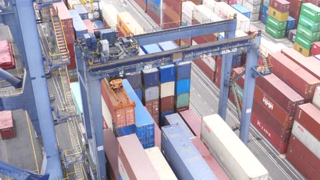 Containerkranverladung-Im-Hafen-Von-Karatschi,-Pakistan