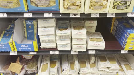 Italienische-Pasta-Im-Mexikanischen-Supermarkt-Importierte-Lebensmittel-Mit-Hohen-Preisen