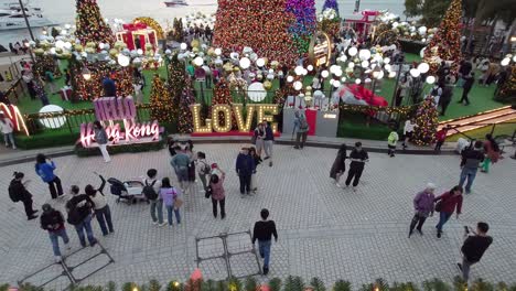 West-Kowloon-District-Kulturveranstaltung-_Weihnachtsbaum