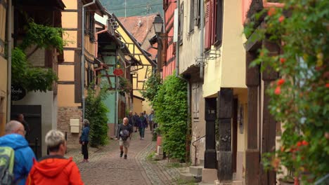 Eguisheim-is-extremely-charming,-colorful,-and-has-managed-to-preserve-a-wonderful-medieval-atmosphere
