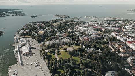 Helsinki-Fährterminal,-Kaivopuisto,-Luftaufnahme,-Drohne