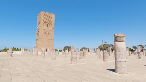 Minaret-of-an-incomplete-mosque-Hassan-Tower,-monument-of-Rabat,-Morocco